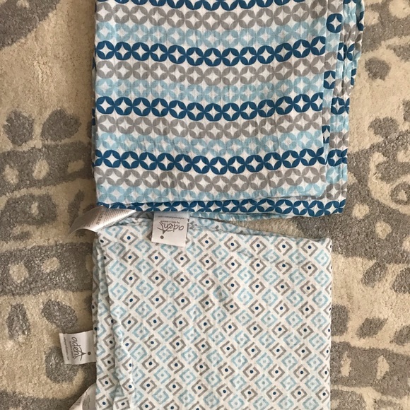 aden and anais blue swaddle